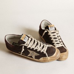 Golden Goose Super-Star Penstar In Brown Suede With A Platinum Star